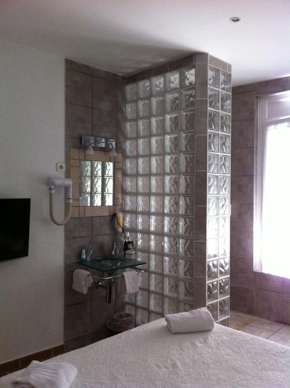 Hotel Le 5 Мартиг Екстериор снимка