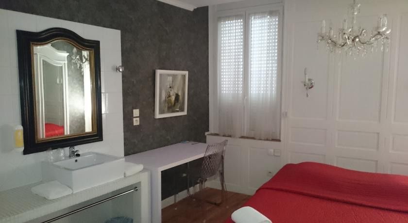 Hotel Le 5 Мартиг Екстериор снимка