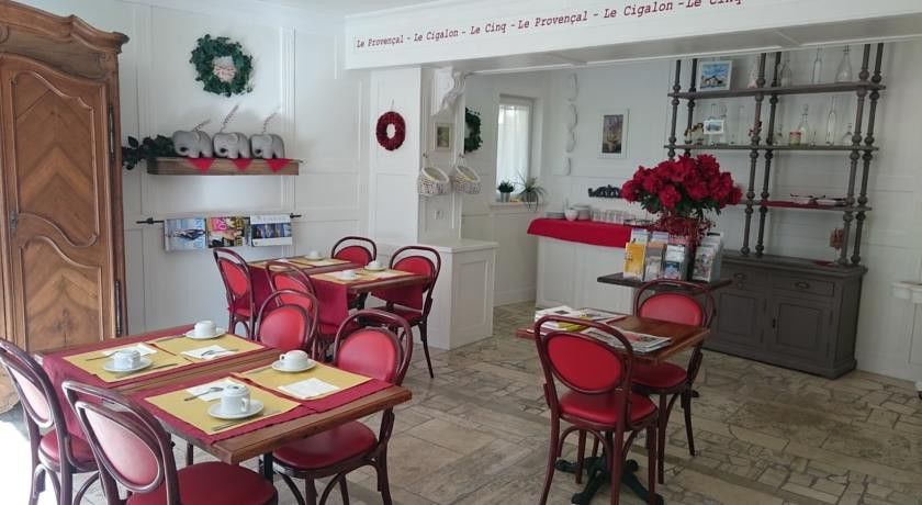 Hotel Le 5 Мартиг Екстериор снимка